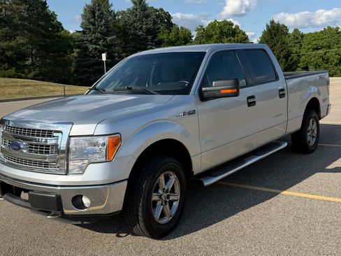 Used 2013 Ford F150 XLT w/ Luxury Equipment Group AWD/4WD image 2