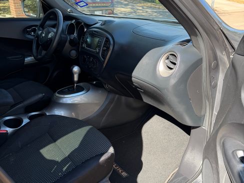 Used 2015 Nissan Juke S image 11