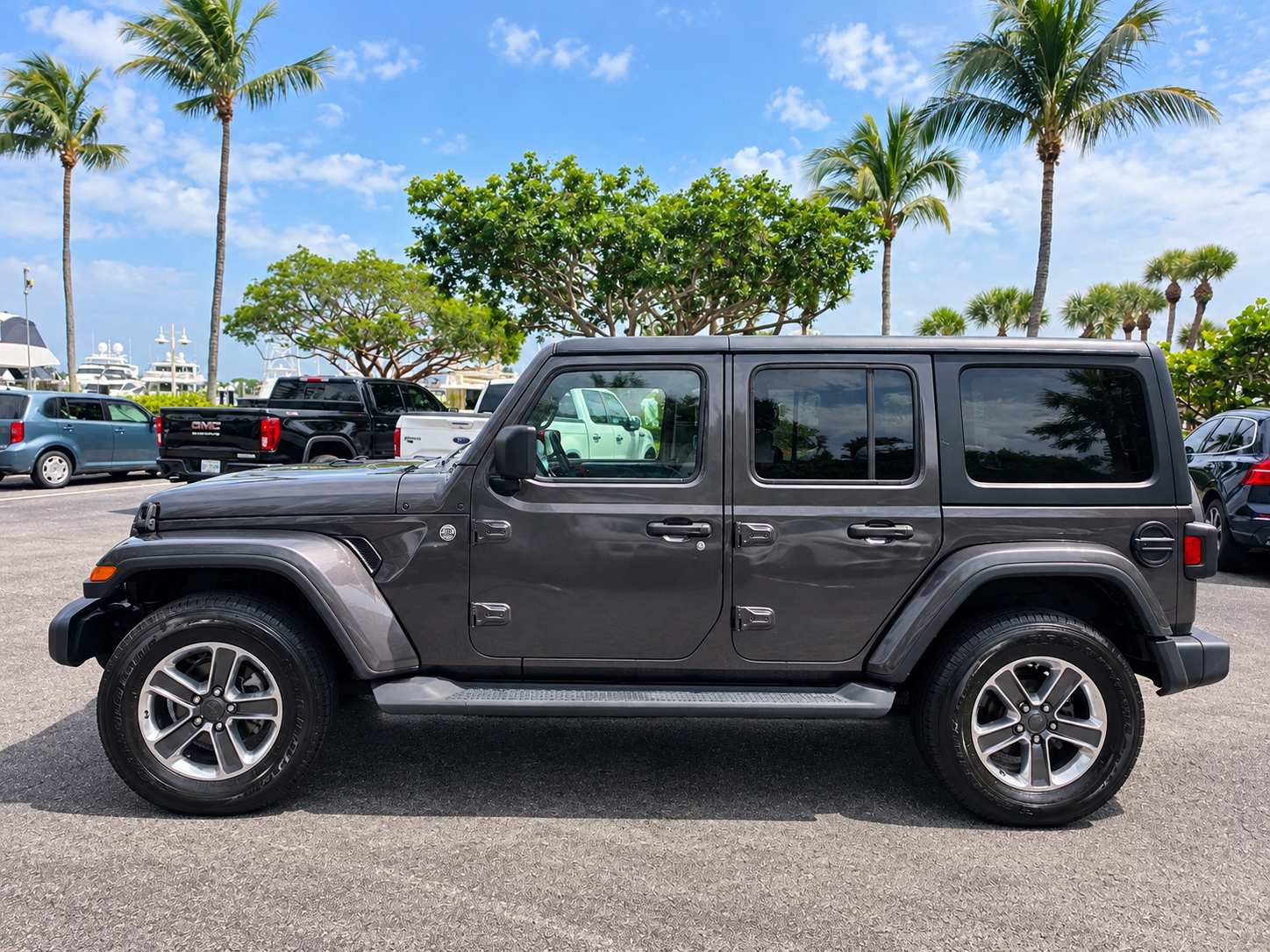 Used 2021 Jeep Wrangler Unlimited Sahara AWD/4WD image 6