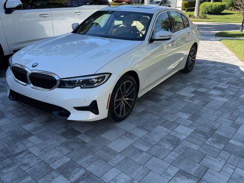 Used 2020 BMW 330i 330i Sedan 4D w/ Convenience Package image 2
