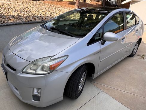Used 2010 Toyota Prius Five FWD image 11