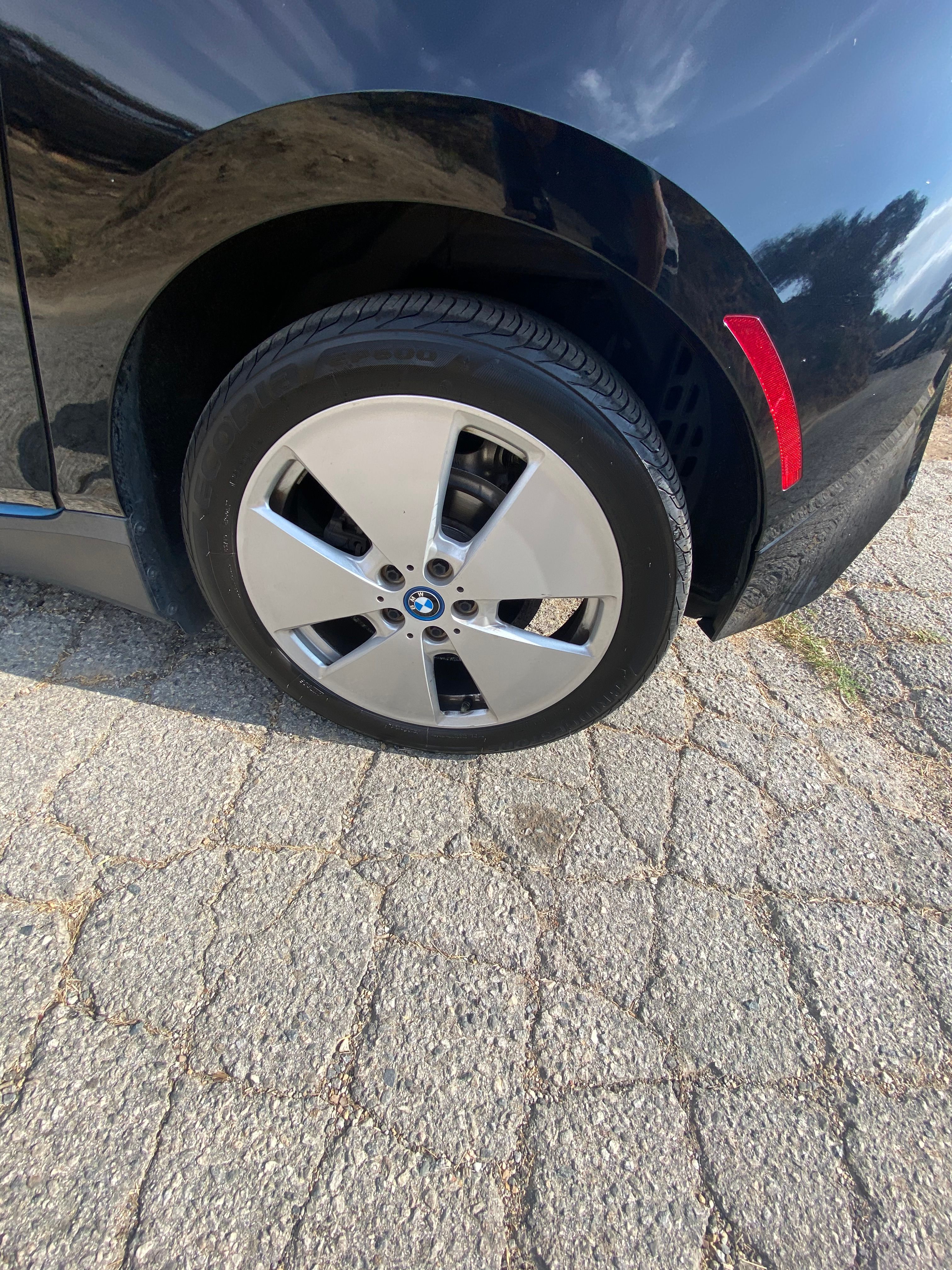Used 2016 BMW i3 w/ Range Extender RWD image 9
