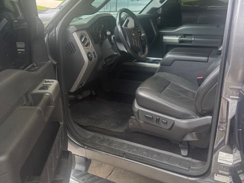 Used 2014 Ford F250 Lariat w/ Lariat Interior Package AWD/4WD image 4