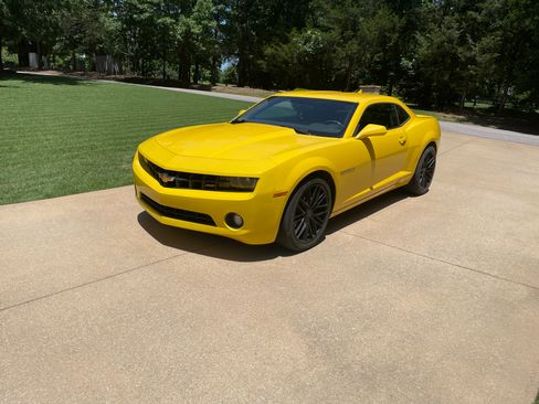 Used 2012 Chevrolet Camaro LT w/ RS Package RWD image 2