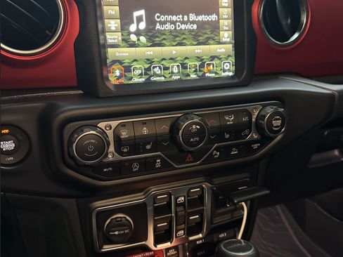 Used 2021 Jeep Gladiator Rubicon image 15