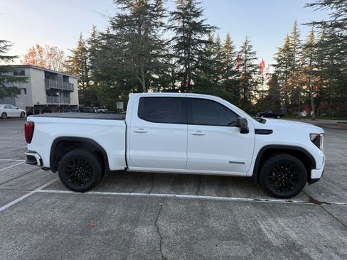 Used 2022 GMC Sierra 1500 Elevation image 10