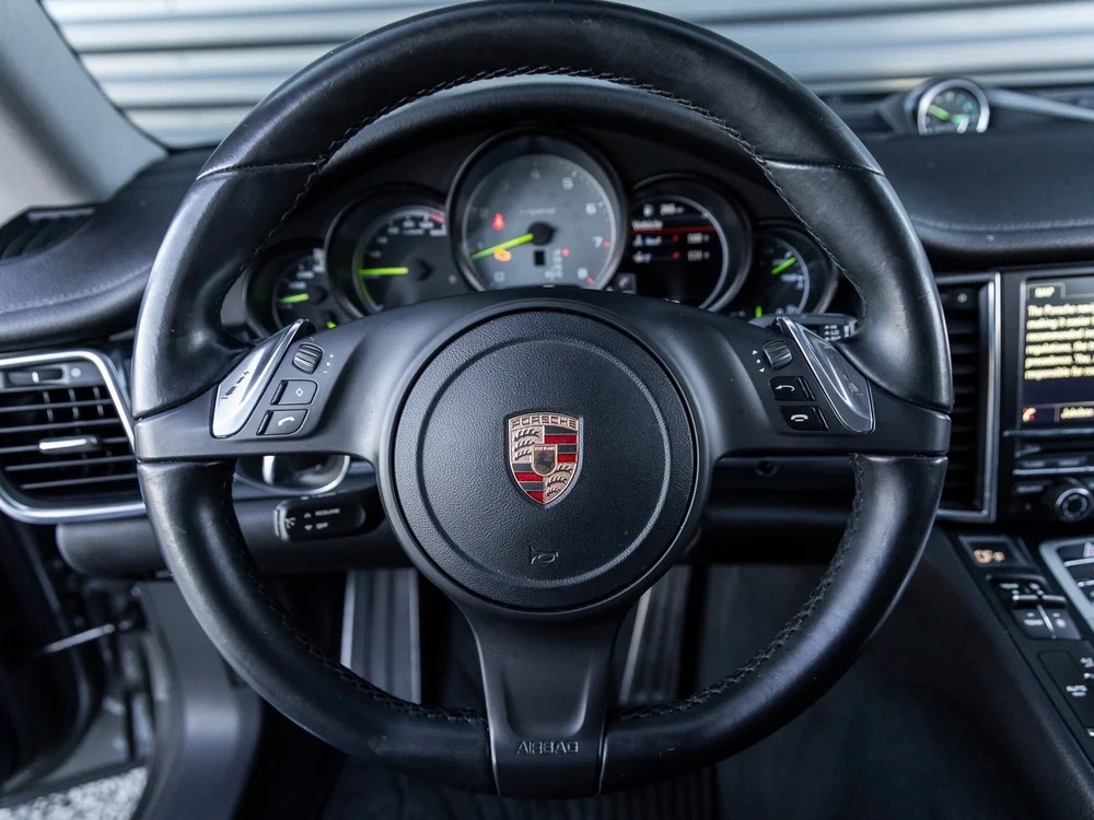 Used 2014 Porsche Panamera S RWD image 18