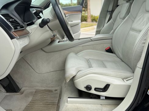 Used 2017 Volvo XC90 T8 Excellence image 14