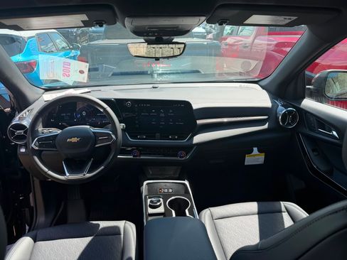 Used 2026 Chevrolet Equinox LT w/ Convenience Package II FWD image 13