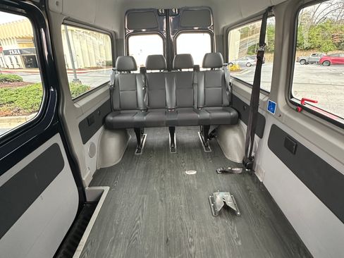 Used 2016 Mercedes-Benz Sprinter 2500 image 15