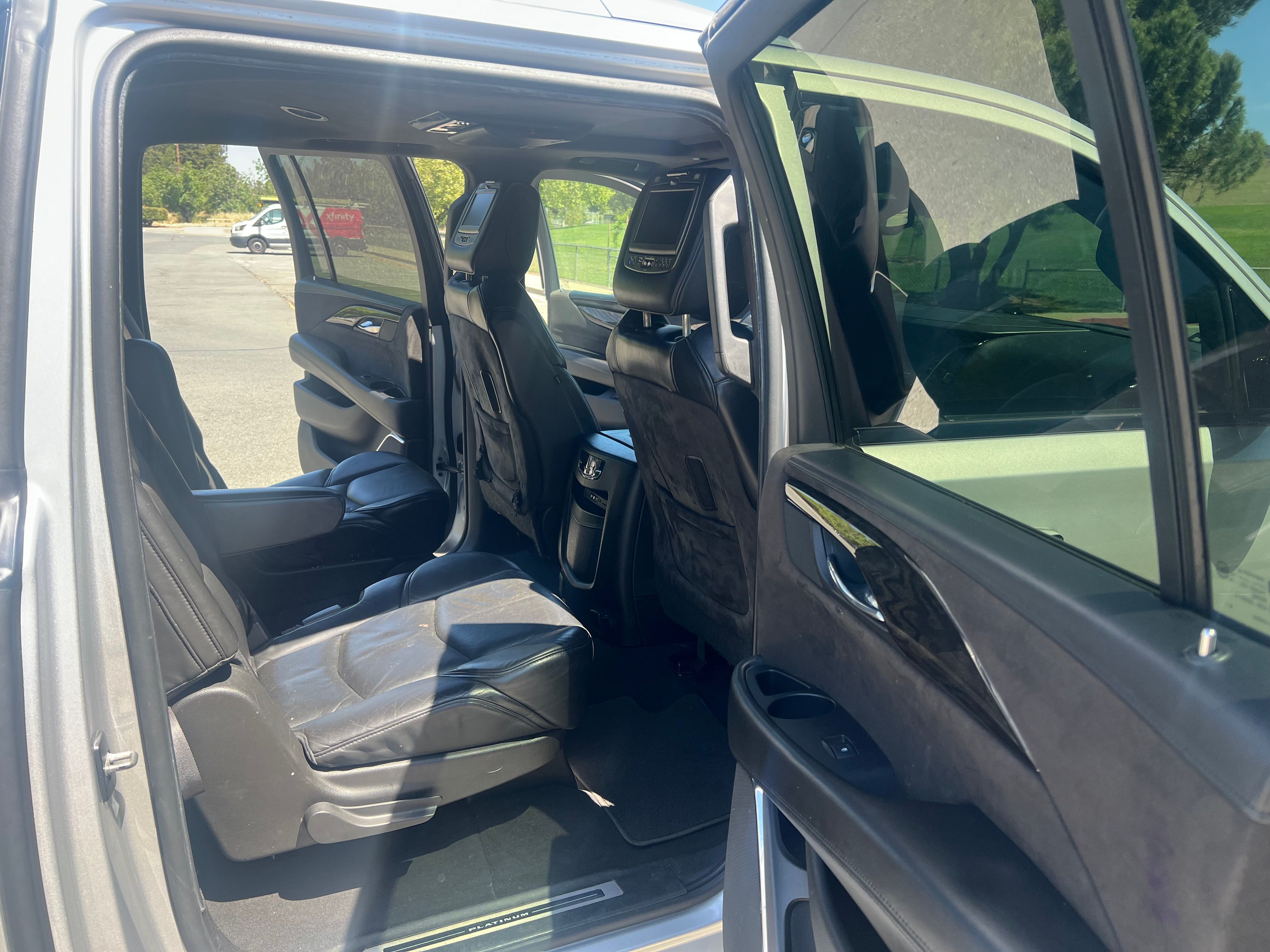 Used 2015 Cadillac Escalade ESV Platinum AWD/4WD image 14