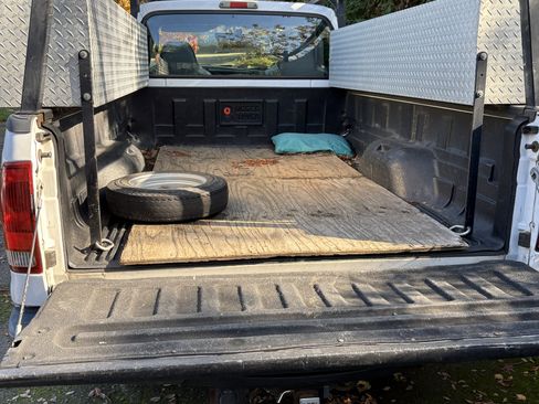 Used 2003 Ford F250 XLT image 5