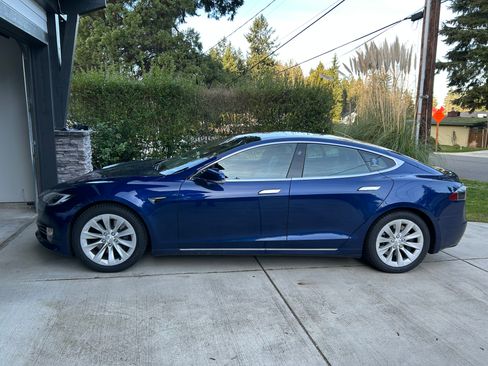 Used 2017 Tesla Model S 75D image 2