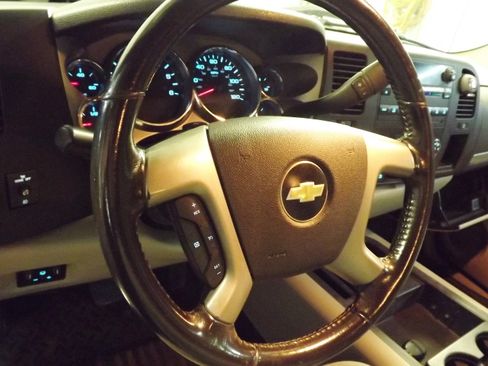 Used 2009 Chevrolet Silverado 2500 LT w/ Exterior Plus Package image 15