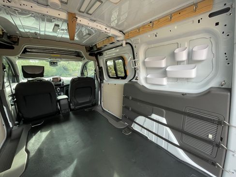 Used 2023 Ford Transit Connect XLT w/ Trailer Tow Package image 9