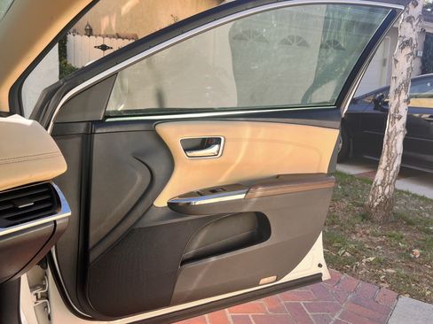 Used 2013 Toyota Avalon XLE image 17