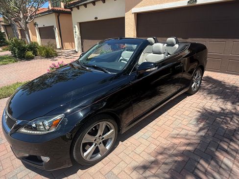 Used 2013 Lexus IS 350C w/ Luxury Pkg RWD image 4