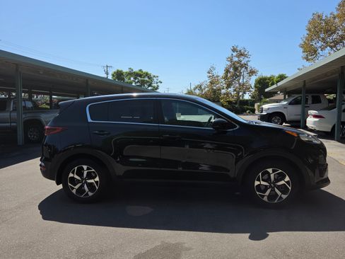 Used 2022 Kia Sportage LX FWD image 4