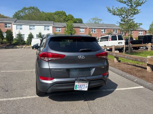 Used 2016 Hyundai Tucson SE w/ Option Group 02 AWD/4WD image 5