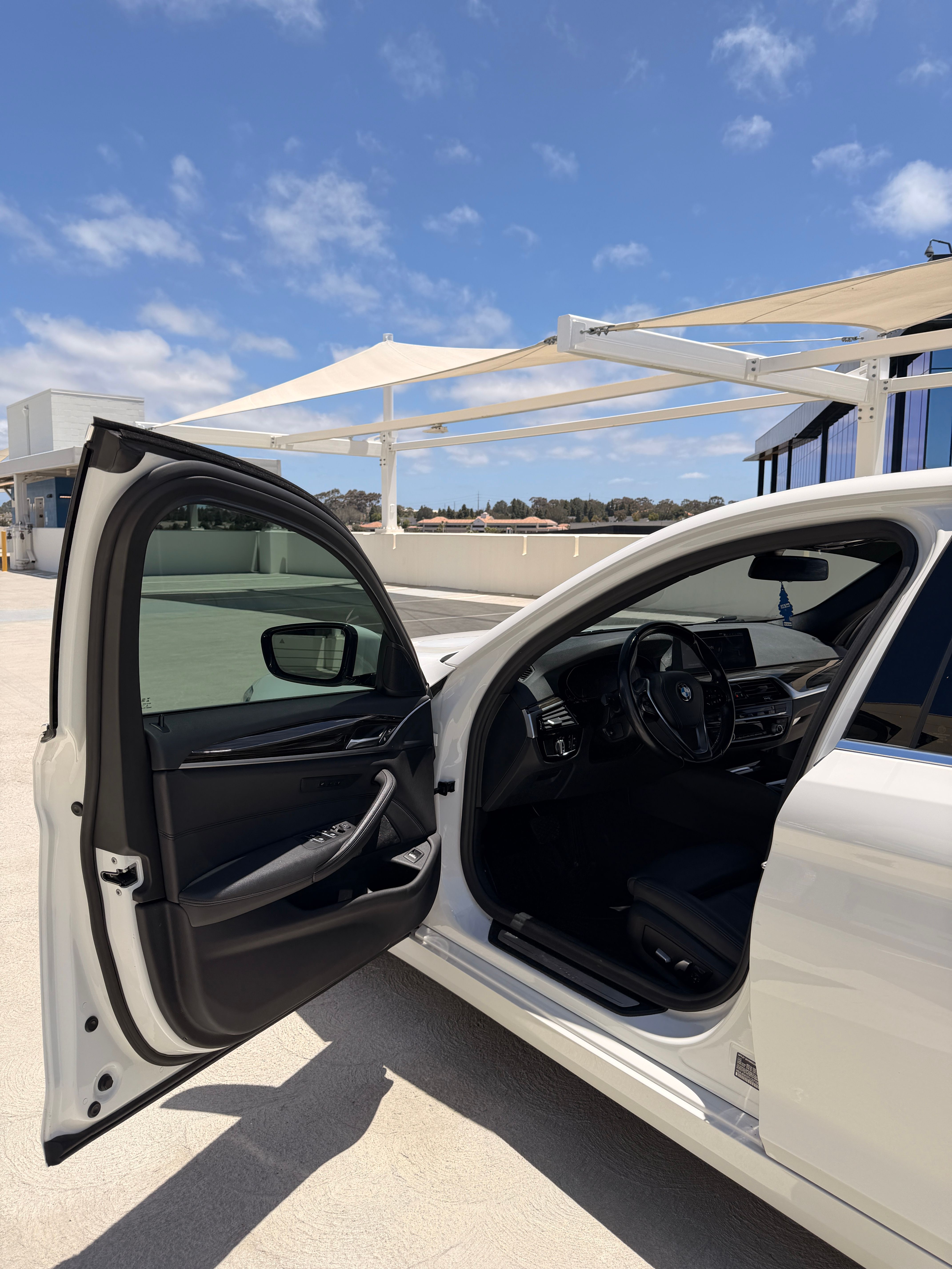 Used 2020 BMW 530i w/ Convenience Package RWD image 12