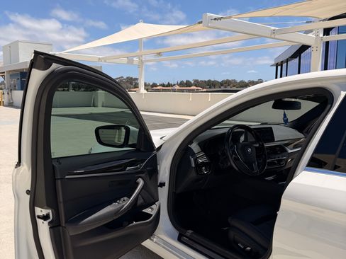 Used 2020 BMW 530i w/ Convenience Package RWD image 12