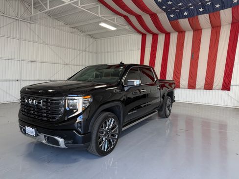 Used 2025 GMC Sierra 1500 Denali Ultimate AWD/4WD image 32