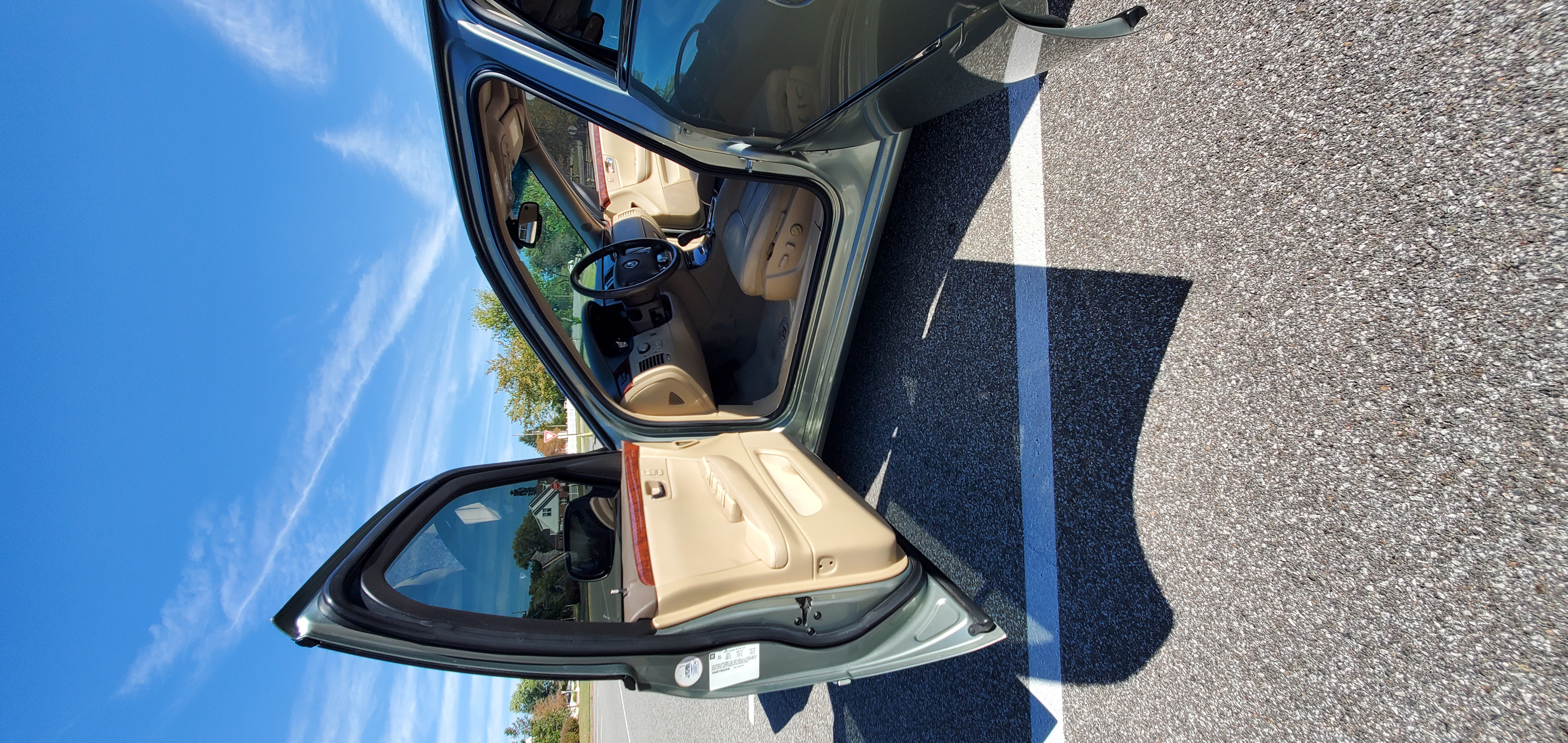 Used 2006 Cadillac DTS w/ Sun And Navigation Package FWD image 12