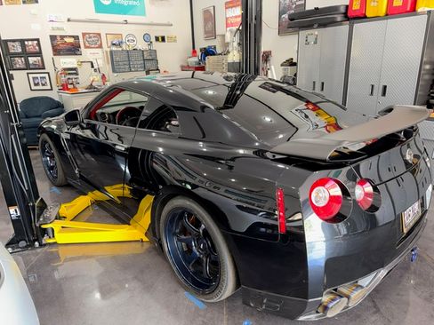 Used 2014 Nissan GT-R Black Edition image 8
