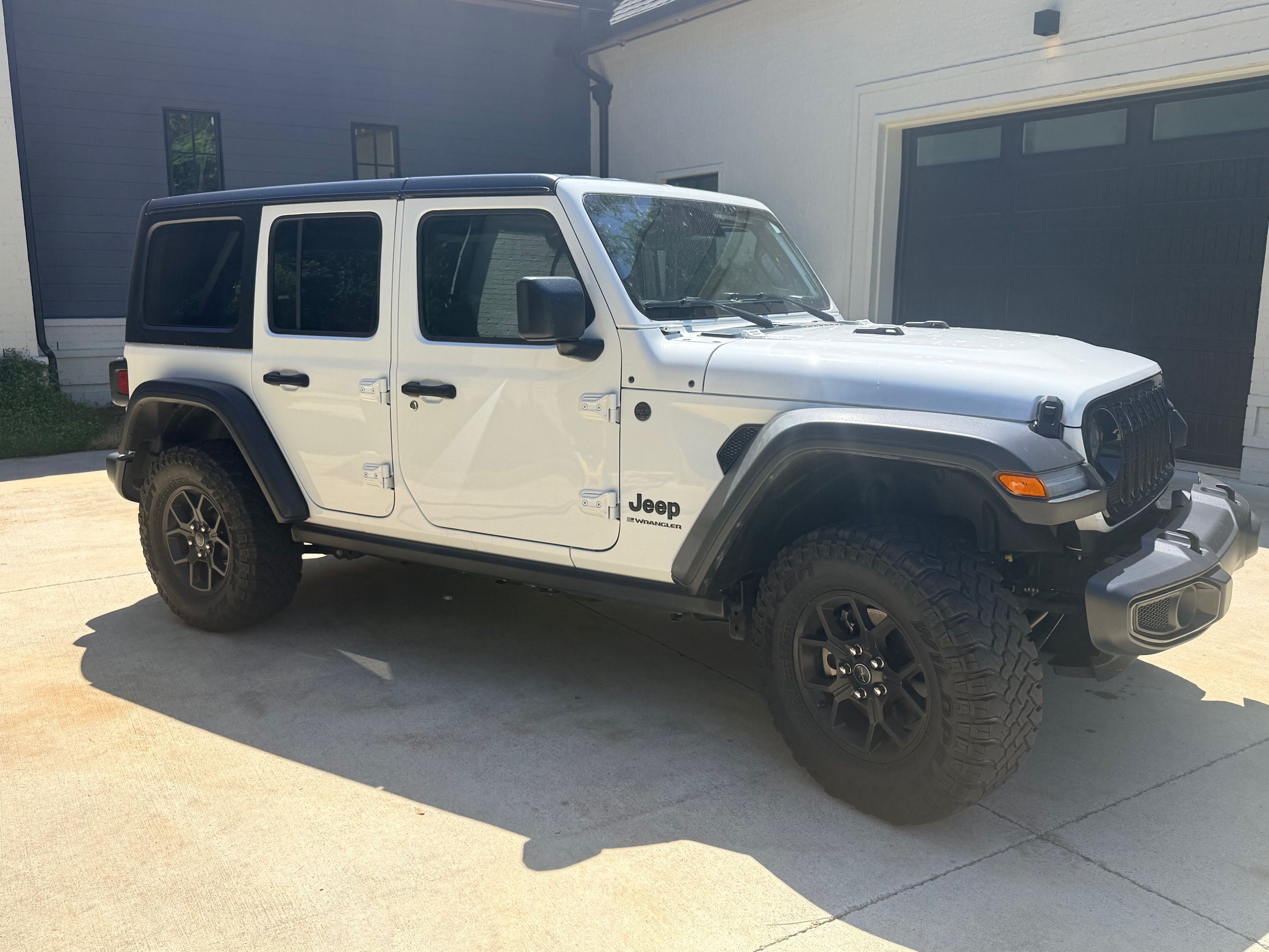 Used 2024 Jeep Wrangler Unlimited Sport AWD/4WD image 1