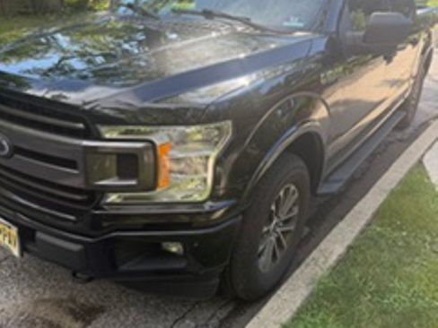 Used 2018 Ford F150 XLT w/ Equipment Group 302A Luxury AWD/4WD image 10