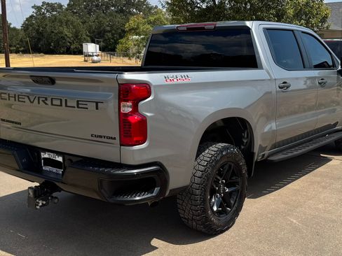 Used 2024 Chevrolet Silverado 1500 Custom Trail Boss w/ LPO, Dark Essentials Package AWD/4WD image 9
