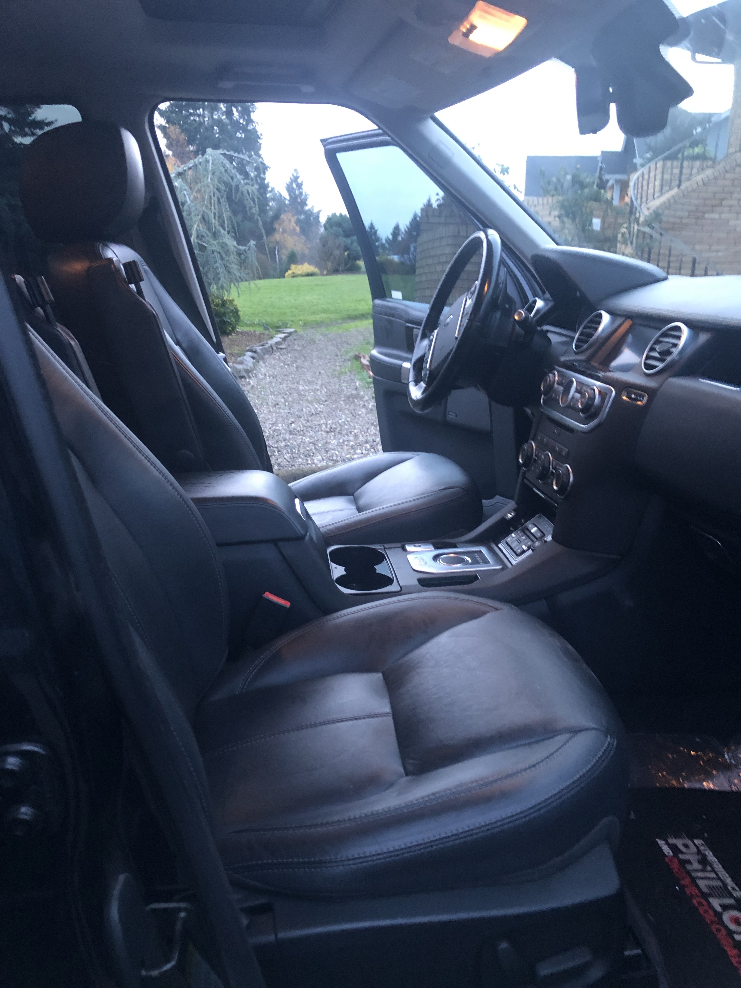 Used 2016 Land Rover LR4 HSE LUX AWD/4WD image 11