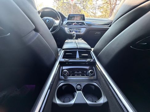 Used 2016 BMW 750i xDrive AWD/4WD image 12