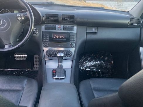 Used 2006 Mercedes-Benz C 230 Sedan image 10