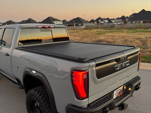 Used 2025 GMC Sierra 2500 AT4X w/ AT4X AEV Edition image 14