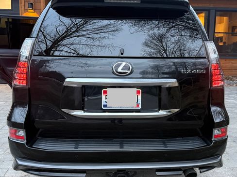 Used 2023 Lexus GX 460 Premium image 2