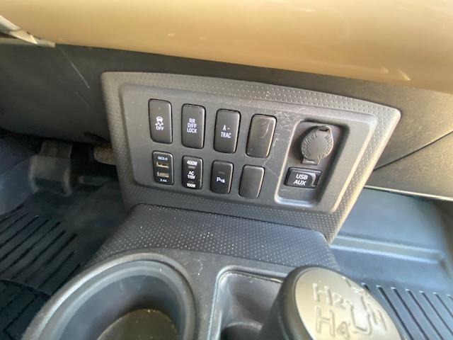 Used 2012 Toyota FJ Cruiser 4WD w/ Upgrade Pkg image 25