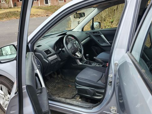 Used 2014 Subaru Forester 2.5i image 2