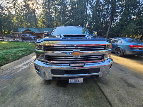 Used 2018 Chevrolet Silverado 2500 LTZ w/ Duramax Plus Package image 2