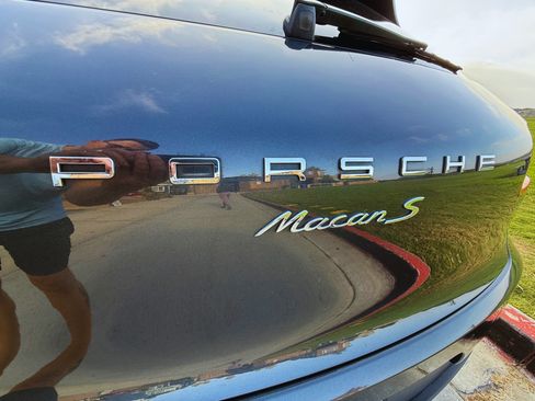 Used 2018 Porsche Macan S image 18