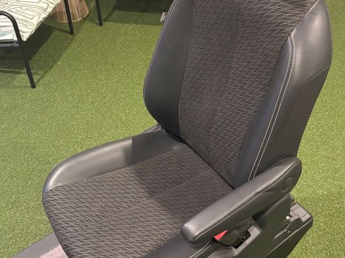 Used 2013 Toyota Sienna SE image 26