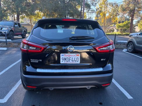 Used 2021 Nissan Rogue Sport SV image 5