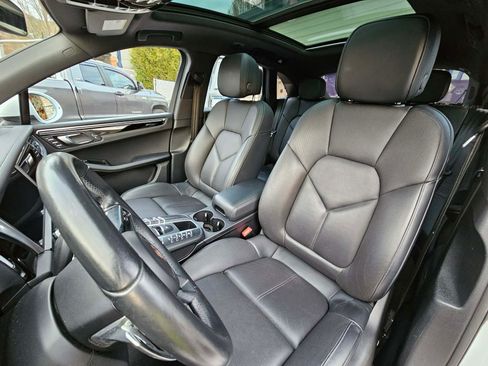 Used 2020 Porsche Macan S image 21