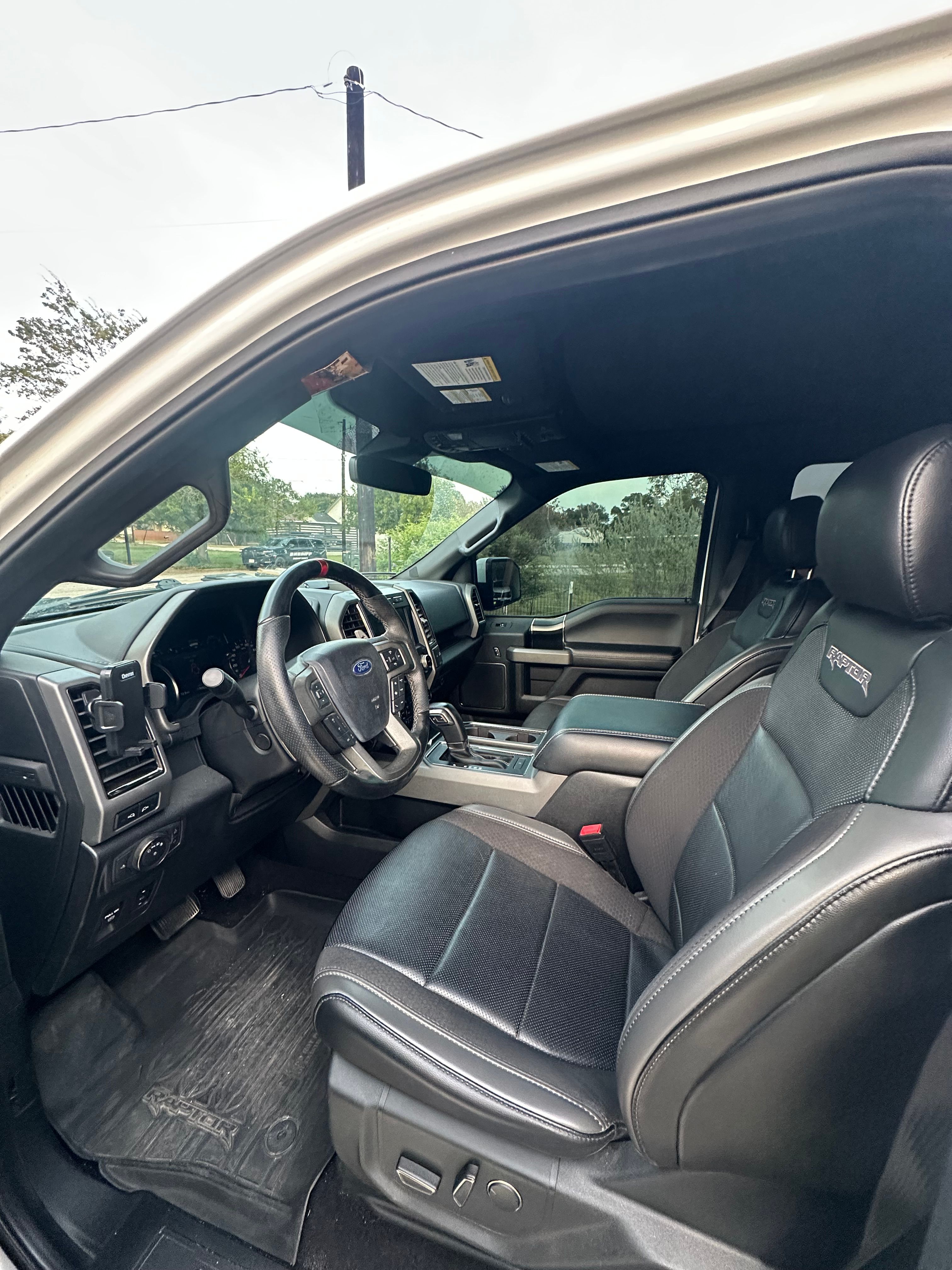 Used 2019 Ford F150 Raptor w/ Equipment Group 802A Luxury AWD/4WD image 10
