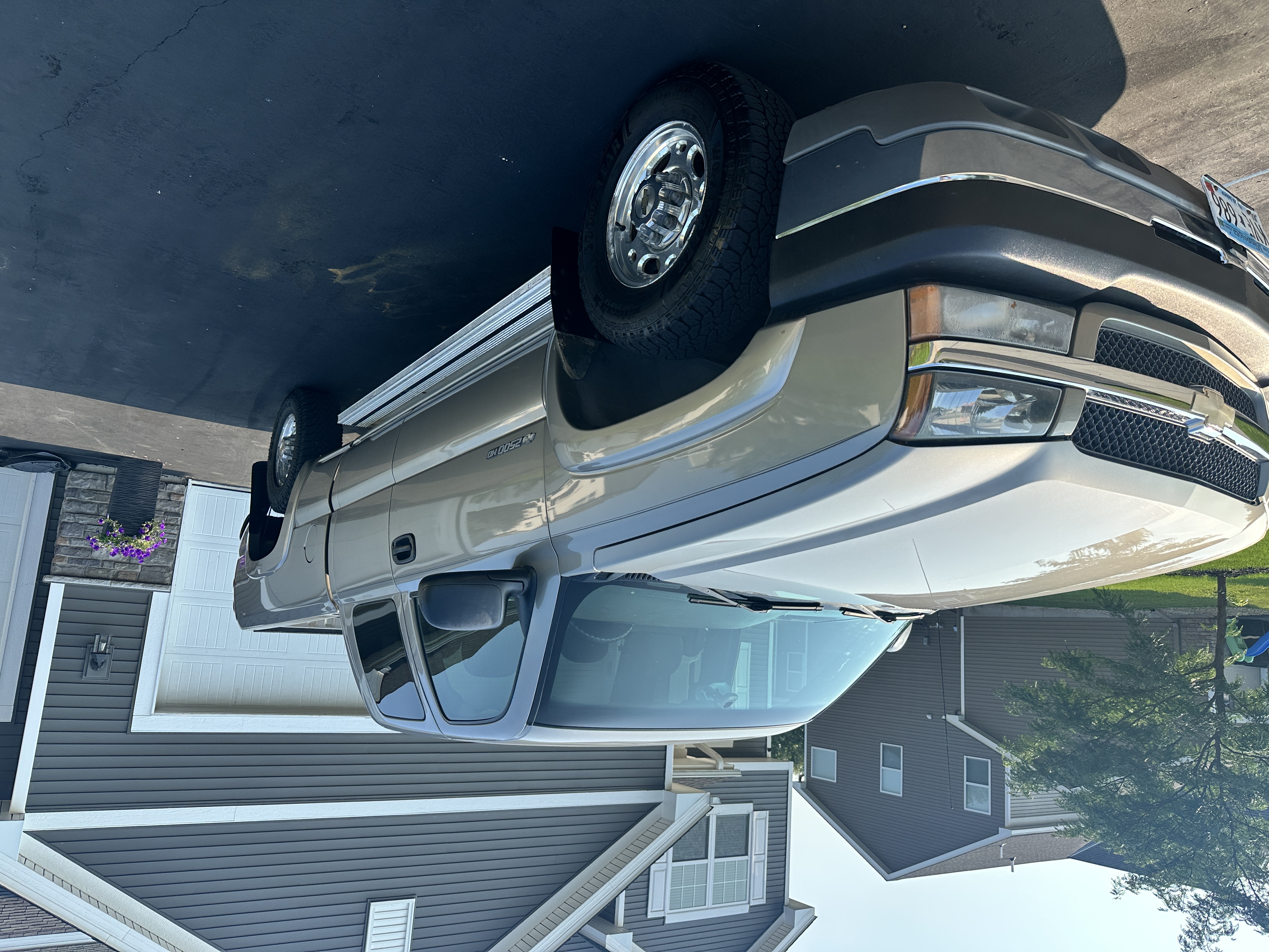 Used 2003 Chevrolet Silverado 2500 LS RWD image 2