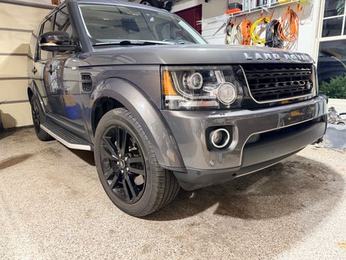 Used 2016 Land Rover LR4 HSE LUX image 2