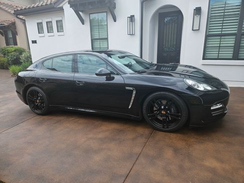 Used 2013 Porsche Panamera image 2