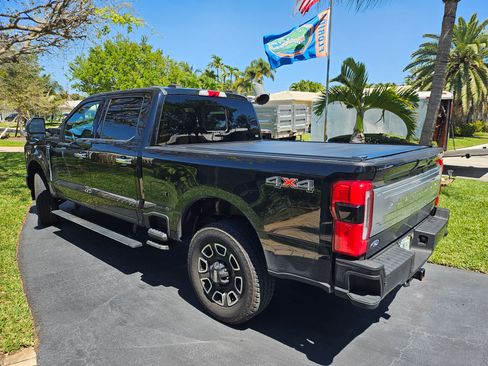 Used 2023 Ford F250 Platinum image 8