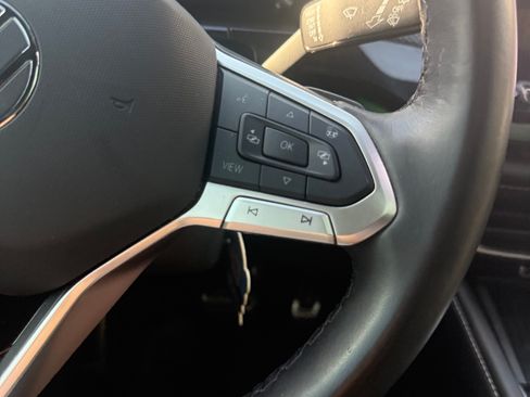 Used 2025 Volkswagen Atlas Cross Sport SEL R-Line image 20