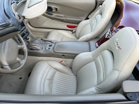 Used 2003 Chevrolet Corvette Convertible w/ Preferred Equipment Group1 RWD image 8